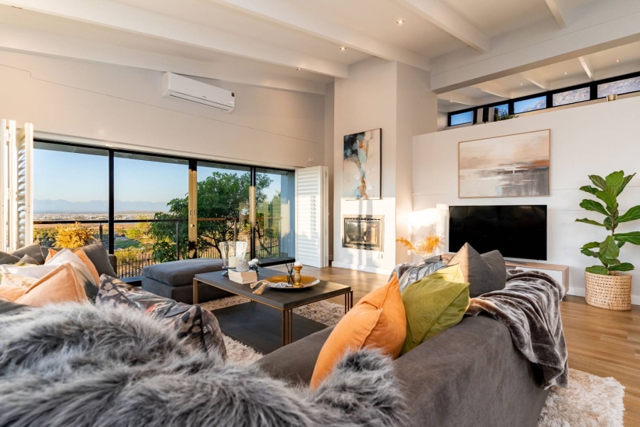 4 Bedroom Property for Sale in Stonehurst Mountain Estate Western Cape